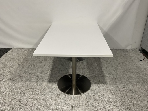 [8265] 7' Media Table