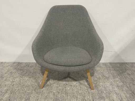 [8622] About A Lounge Chair