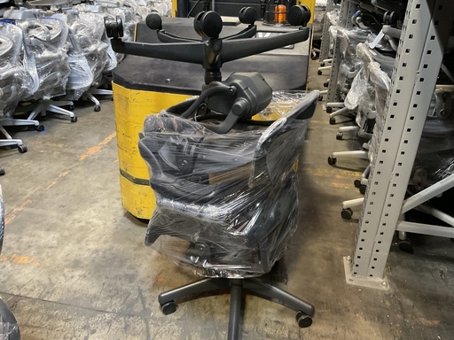 [8769] Aeron Chair Size A