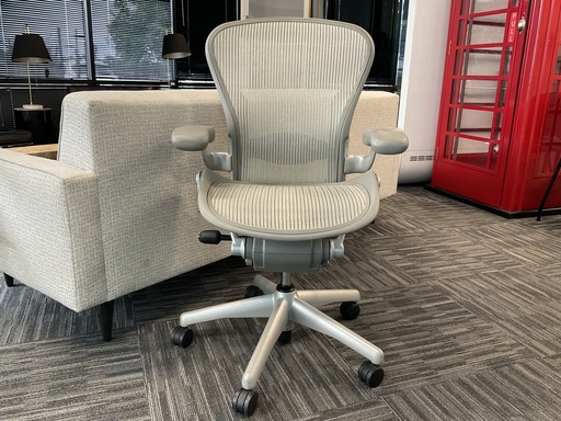 [6395] Aeron Conference Chair Size B