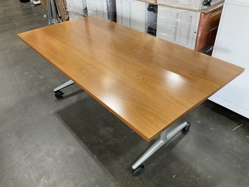 [6476] Akira Flip-Top Nesting Table